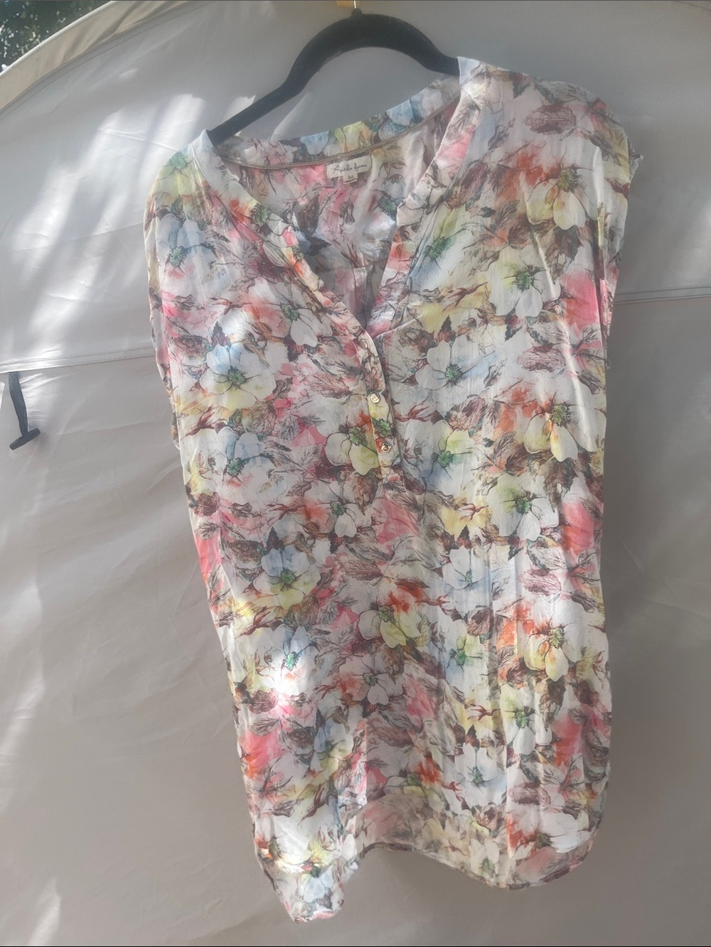 Antilia Femme Floral Sleeveless V-Neck Tunic - White Multi